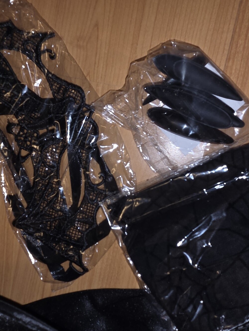 Black 5 piece halloween Os